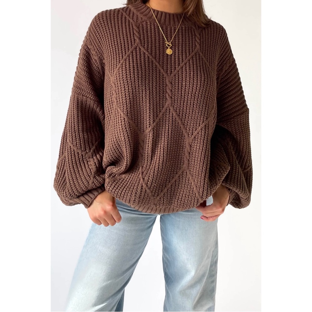 Grey Bandit - Cozy Brown Knit Sweater